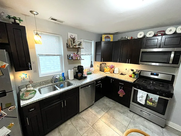 1516 W 18th Pl #2R — Photo 9