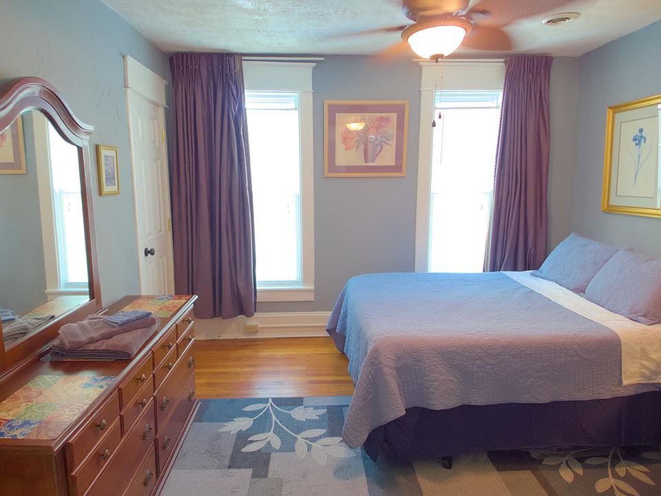 1st image of 1843 Oxford Ave SW APT A