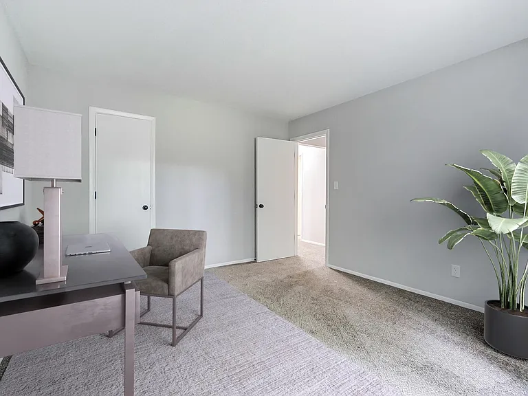 Coventry Court West Apartments — Photo 25
