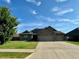 2302 SW Cadwell Ave, Bentonville, AR 72713
