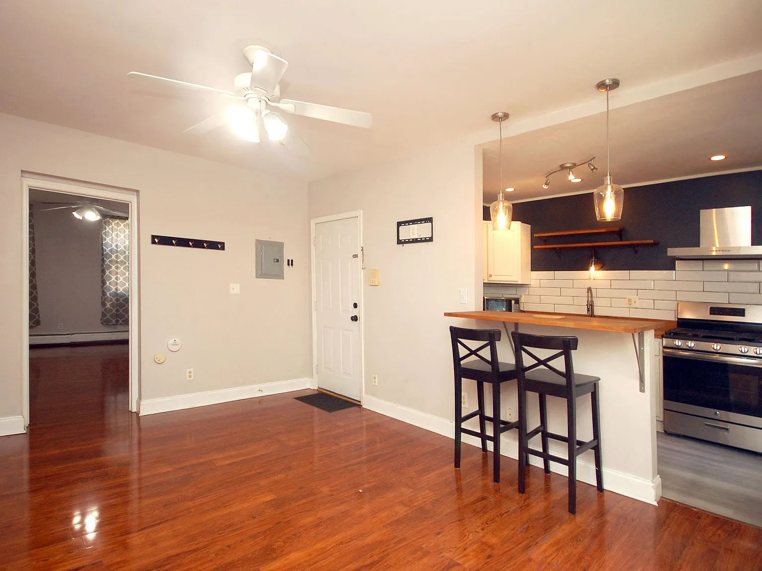 1 bed, 1.0 bath, 610 sqft, $2,000 — Photo 3