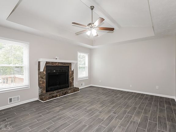 4th image of 2032 Elmpark Ln