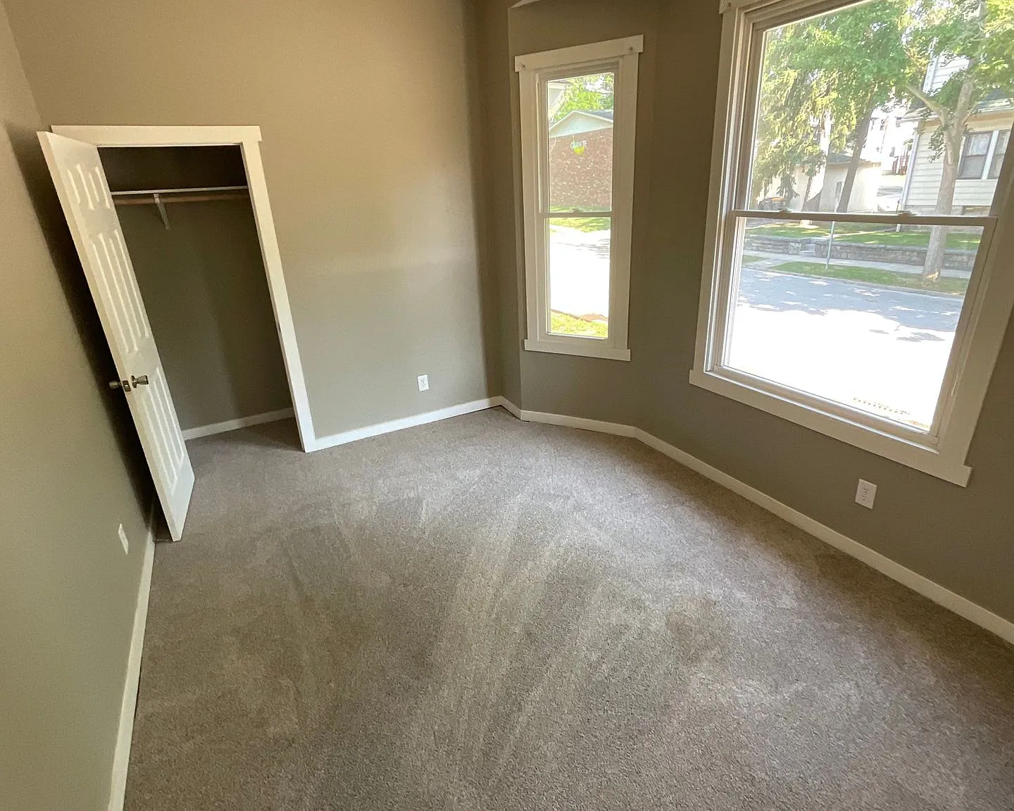 319 North Dunn Street — Photo 1