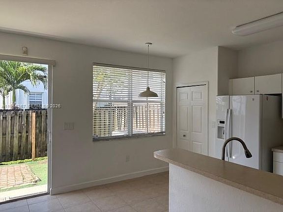 5th image of 10762 NW 80th Ln