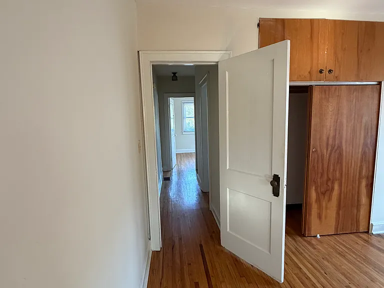 2757 Indianola Ave — Photo 13