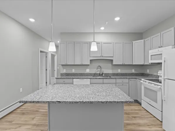 32 Cottonwood Drive, 32 Cottonwood Dr #204, Williston, VT 05495