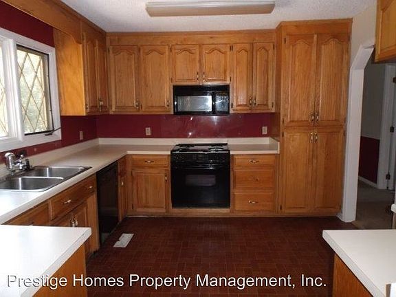 2nd image of 607 Wildwood Dr