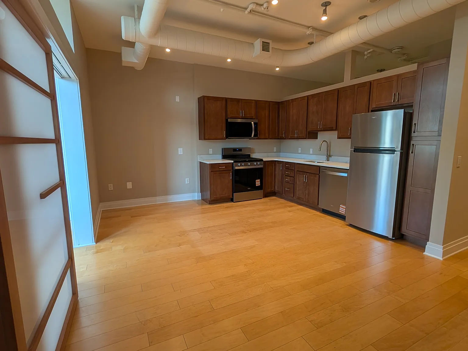 1 bed, 630 sqft, $2,600 — Photo 2
