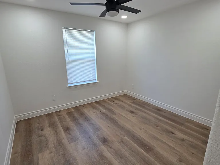 105 N Creek Dr #A/B — Photo 19