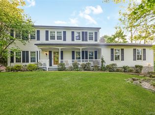 6 Green Knoll Court, Northport, NY 11768