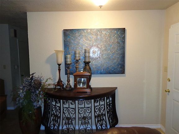 5th image of 4106 Glenwood Dr