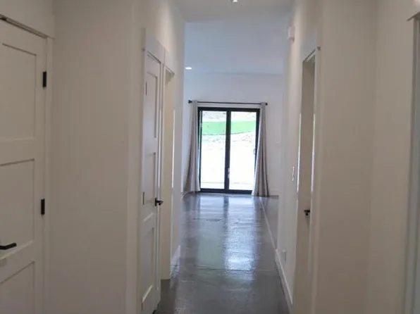 212B SW 129th St, Seattle, WA 98146