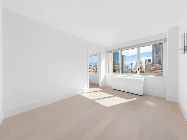 300 East 59th Street image 5 of 11