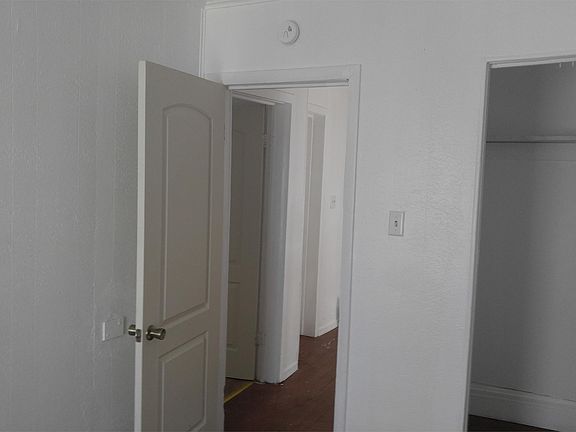 5th image of 633 Raymer Blvd