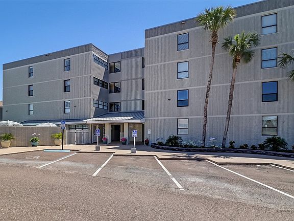 3rd image of 3150 S Fletcher Ave APT 300