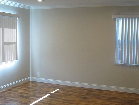 4th image of 2315 E Alden Ave