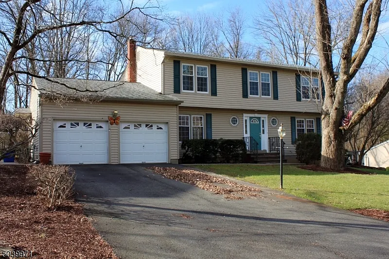 18 Morgan Rd photo 1