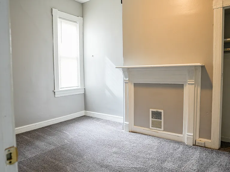2532 Francis St — Photo 14