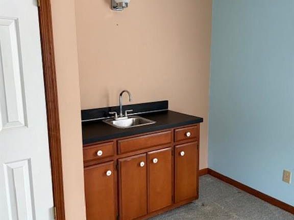 4th image of 2847 Decatur Dr