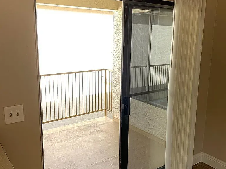 Claudina Apartments — Photo 9