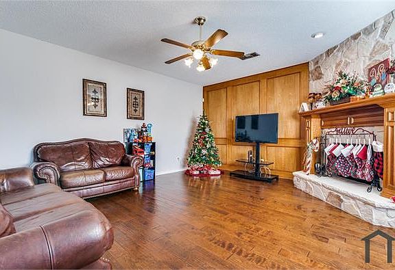4th image of 8202 Luna Dr