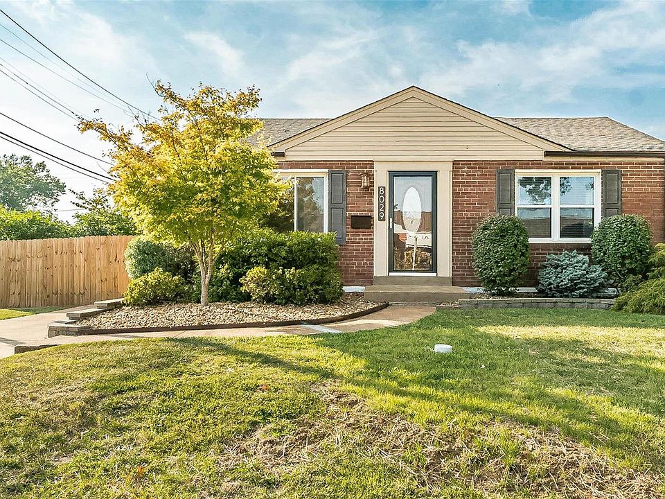 1st image of 8029 Parkwood Dr