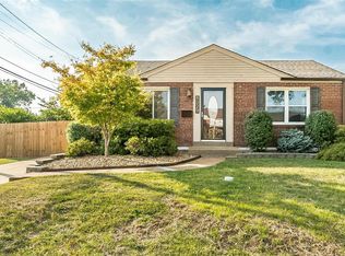 8029 Parkwood Dr, Saint Louis, MO