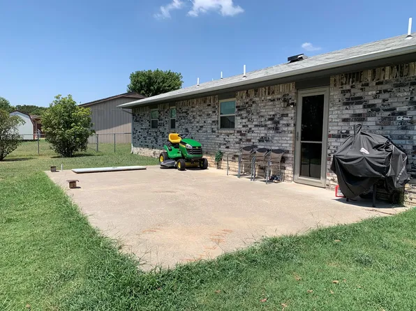 811 W Chickasaw Ln, Stillwater, OK 74075