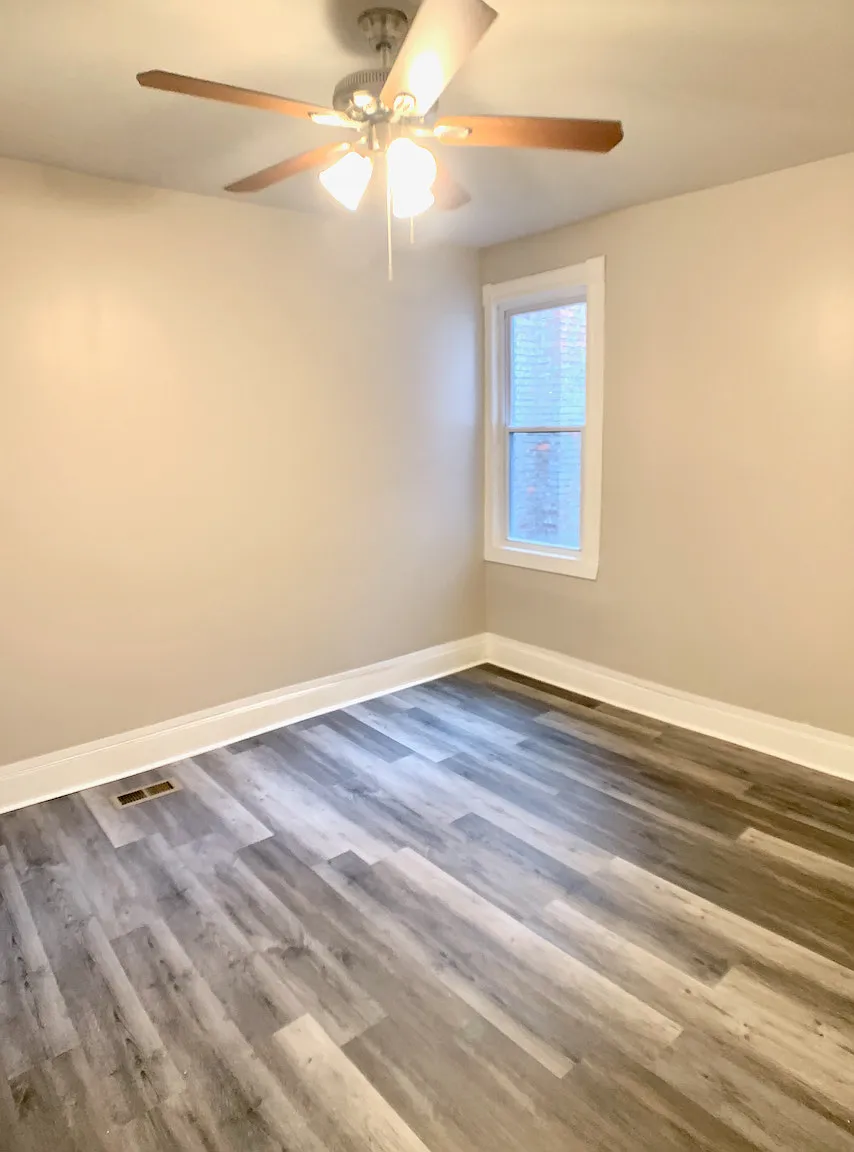 3 bed, 1400 sqft, $1,600 — Photo 3