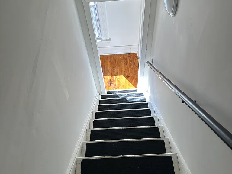 175 Mansfield Ave — Photo 5