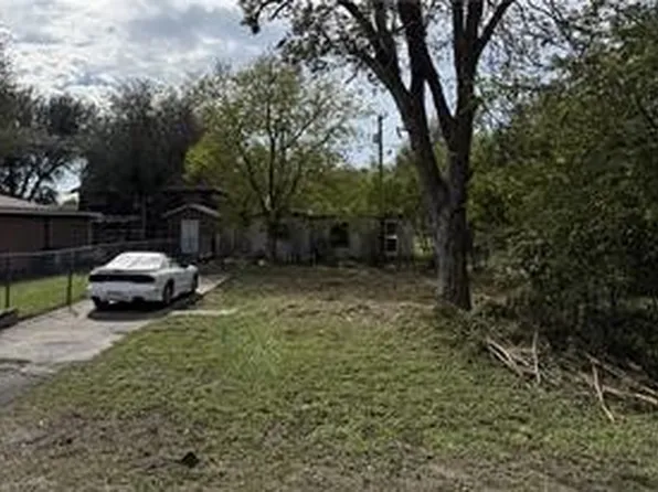 205 Kline St, Gregory, TX 78359