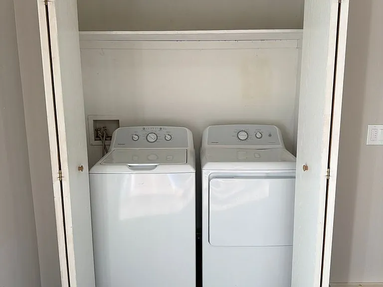 Montclair Apartments — Photo 4