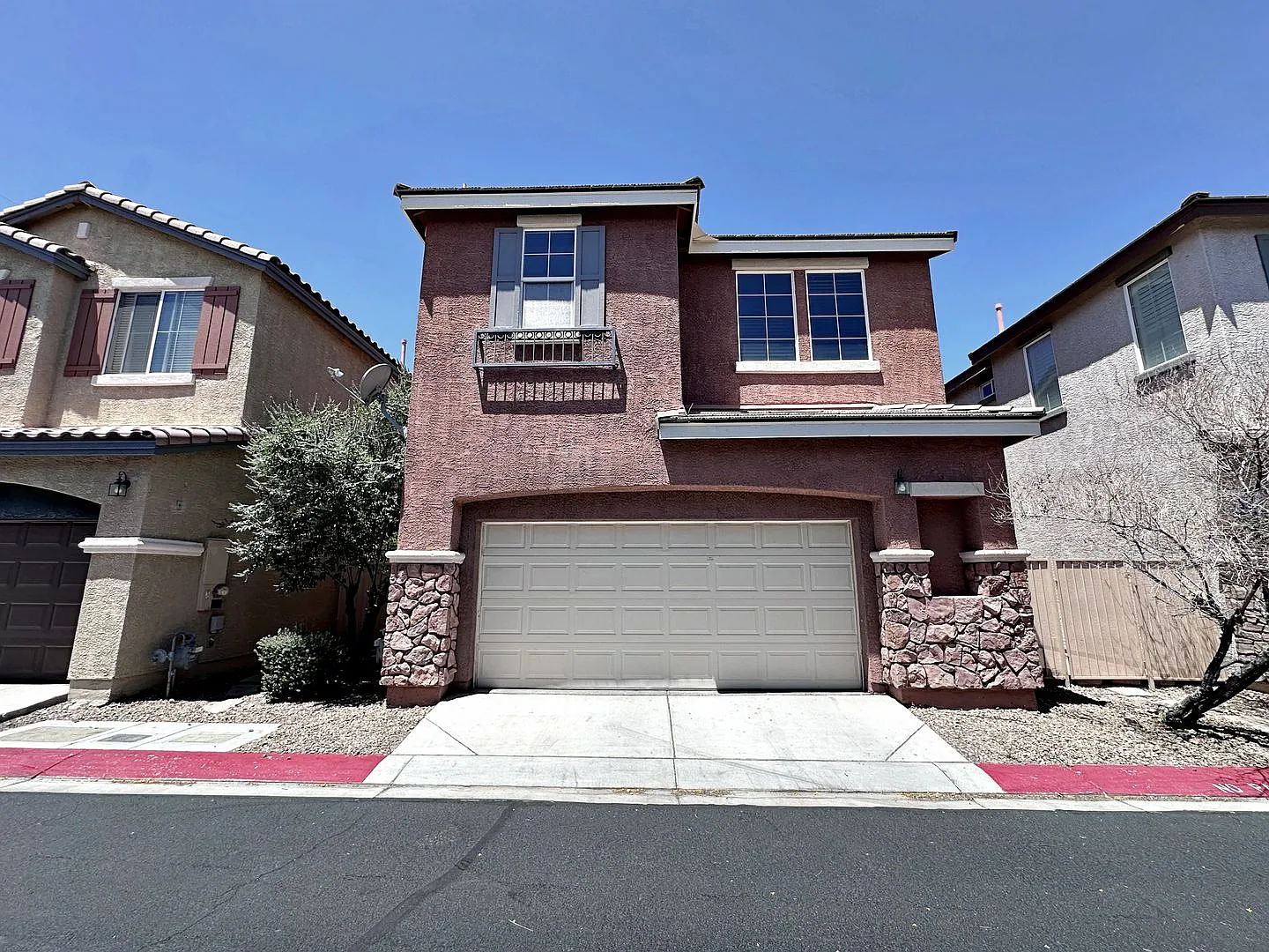 4 Bedroom 2.5 Bath Home In Mountains Edge - 1 Week Free — Photo 2