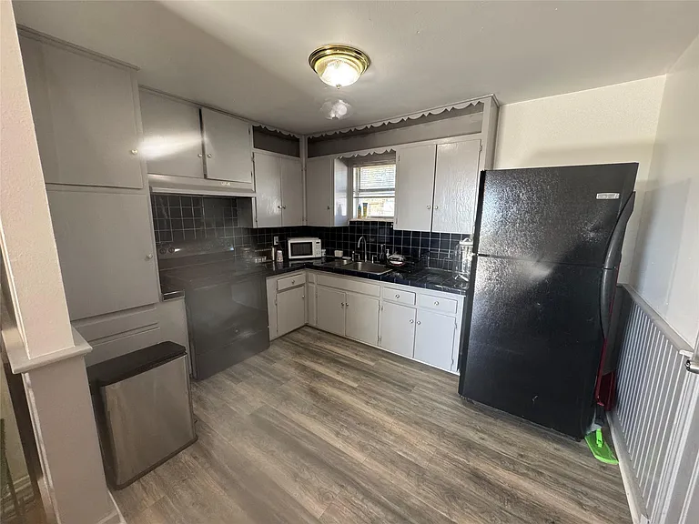 5300 W Highway 290 — Photo 16
