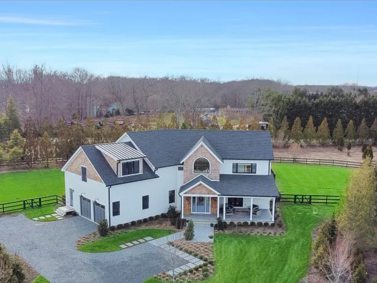 945 Royalton Row — Photo 24