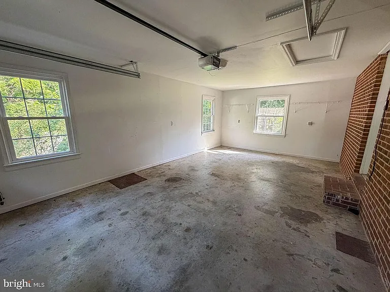 11 Hickory Ln — Photo 84