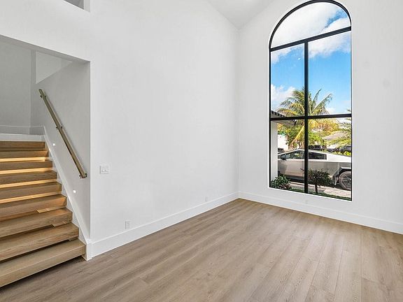 4th image of 1598 SW 17th Street