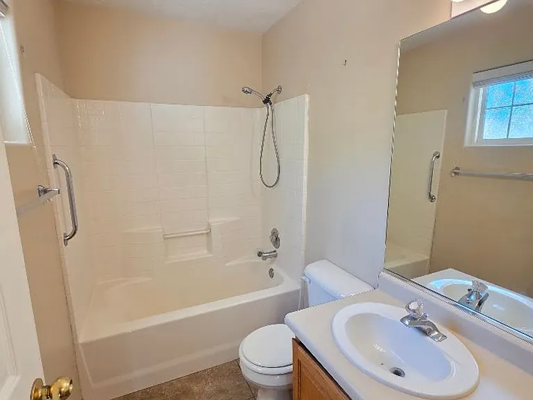 92 E Center St — Photo 14