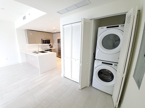 5th image of 2000 Metropica Way #1405-1405-1