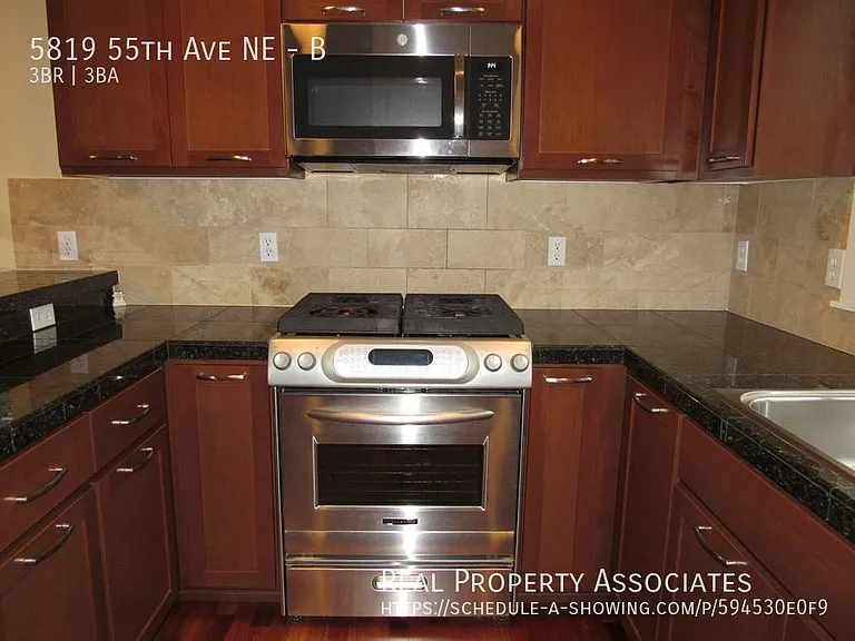 5819 55th Ave NE #B — Photo 3