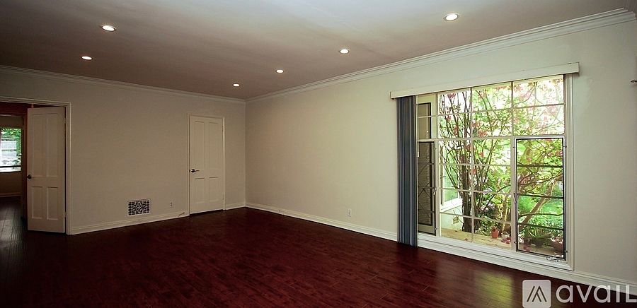 1st image of 9933 Robbins Dr APT 4