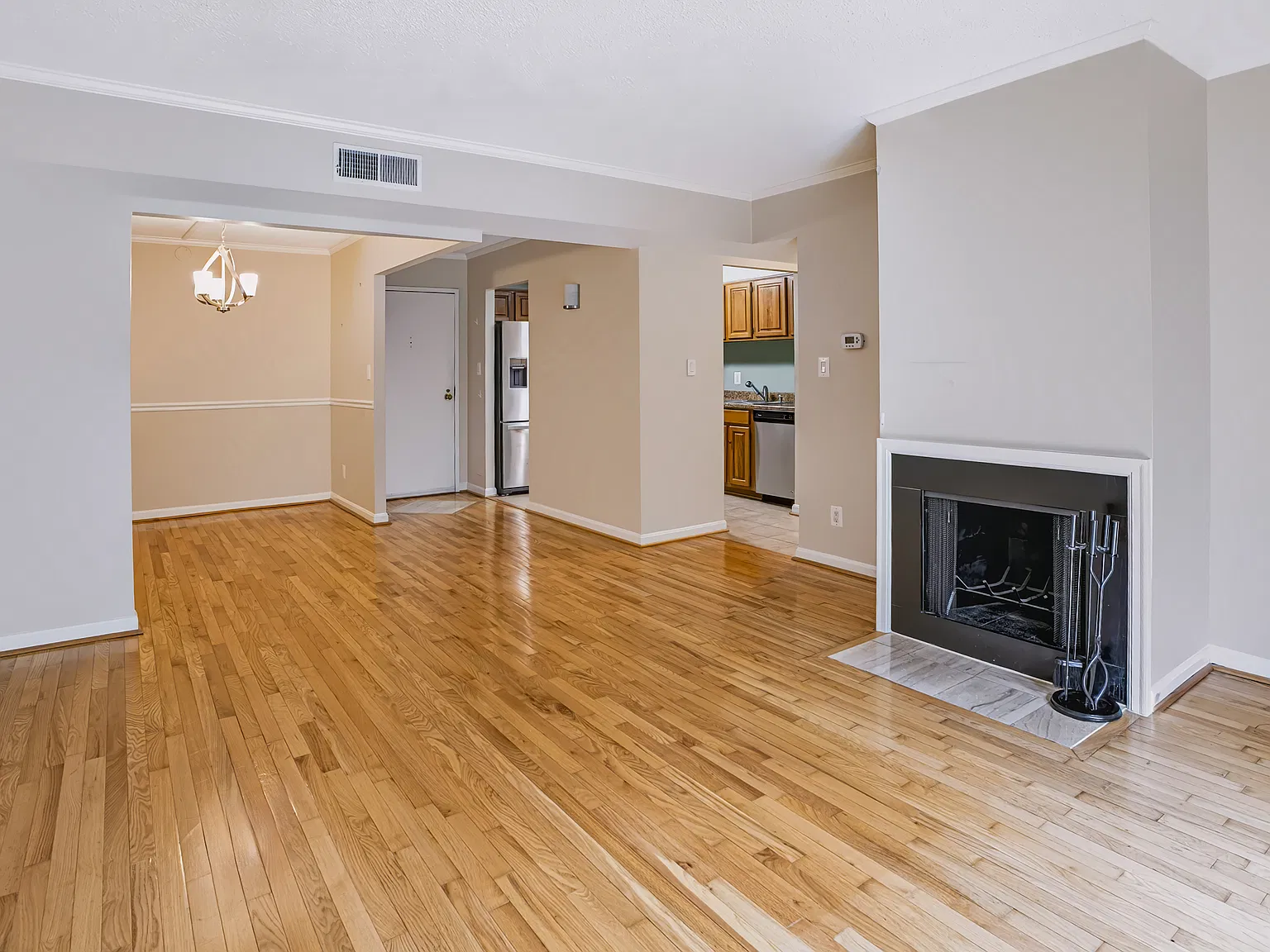 2 bed, 1026 sqft, $2,850 — Photo 4