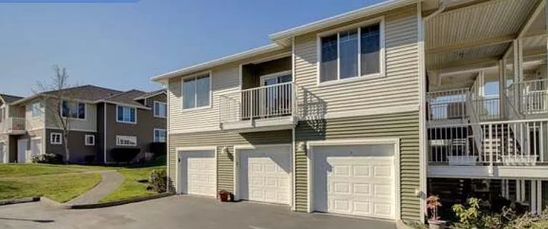 Comes with garage in the middle
