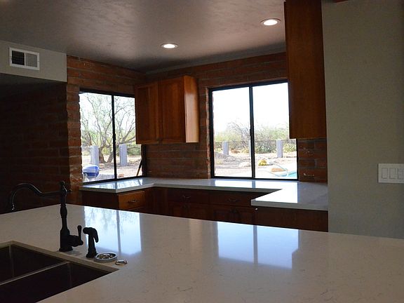 4th image of 360 W Linda Vista Blvd