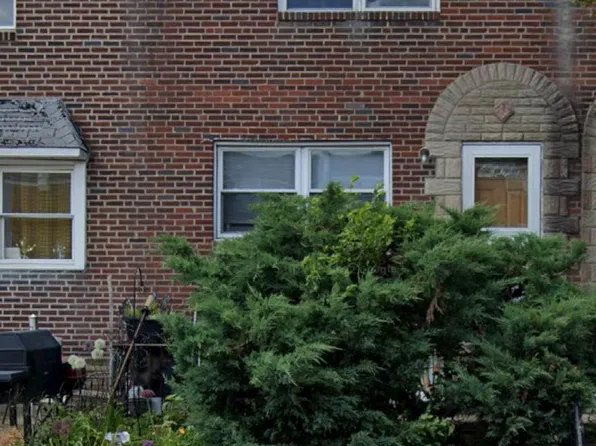 6412 Akron St, Philadelphia, PA 19149