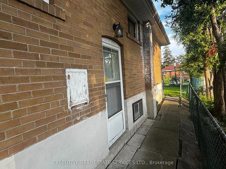 41 Ludgate Dr — Photo 23