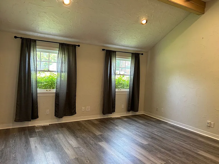 4854 Edsal Dr — Photo 17