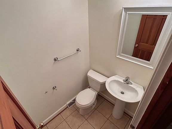 3rd image of 2755 Loch Haven Lake Dr APT 2