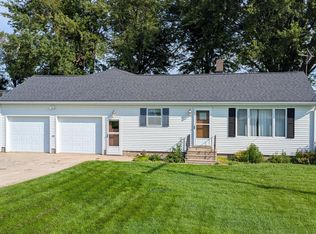 67382 180th St, Alden, MN 56009