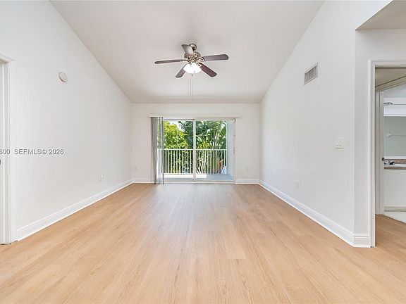 4th image of 11145 SW 6th St APT 302